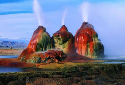 نبع Fly Geyser  عجيبة طبيعية إستثنائية